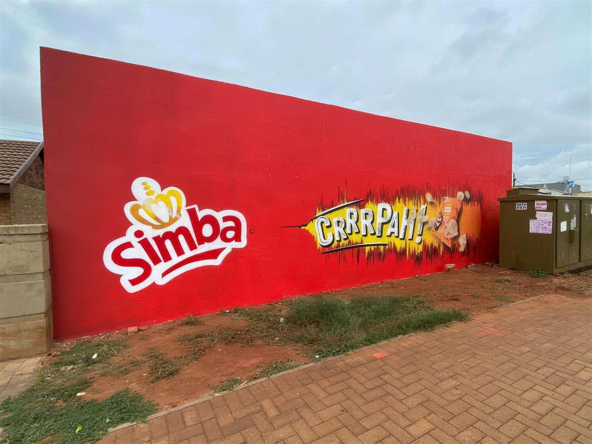 Simba CRRR-PAH red wall mural